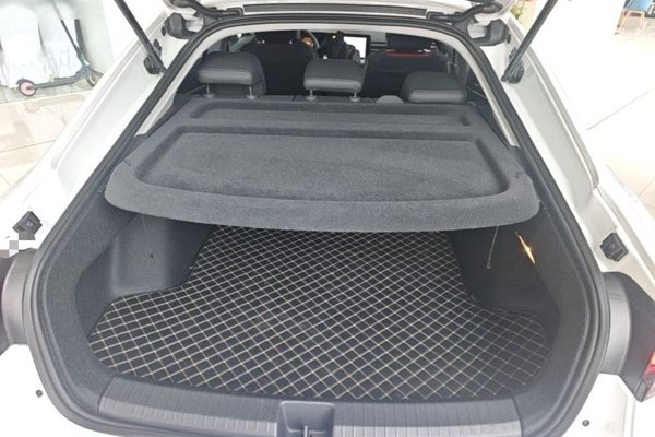 Volkswagen Lamando 2024, 8000 км, за 16065 USD - фото 22