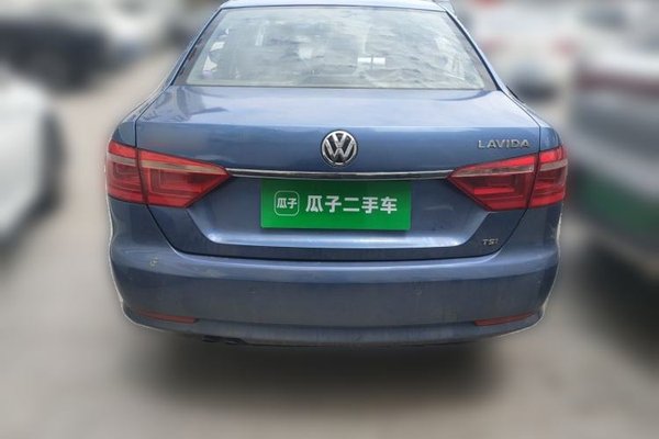 Volkswagen Lavida 2013, 189300 км, за 5229 USD
