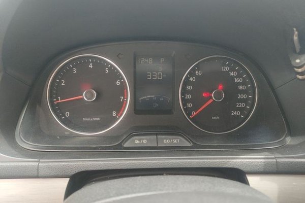 Volkswagen Lavida 2013, 189300 км, за 5229 USD - фото 10
