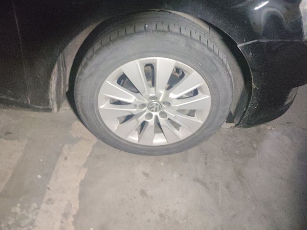 Volkswagen Lavida 2013, 103600 км, за 4505 USD