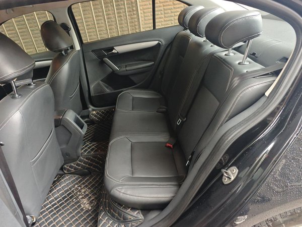 Volkswagen Lavida 2013, 117800 км, за 5072 USD - фото 13