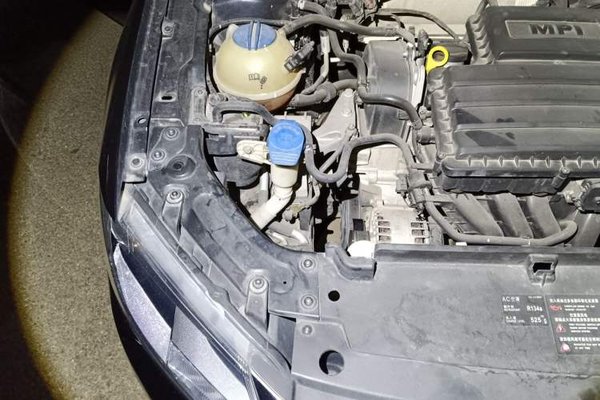 Volkswagen Lavida 2013, 78000 км, за 3852 USD - фото 23