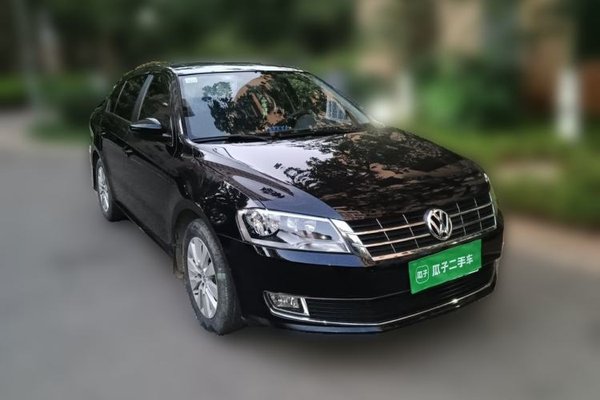 Volkswagen Lavida 2013, 78000 км, за 3852 USD