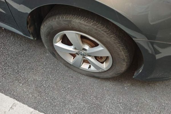 Volkswagen Lavida 2013, 93600 км, за 4600 USD