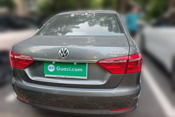 Volkswagen Lavida 2013, 93600 км, за 4600 USD