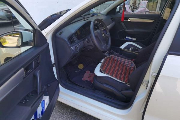 Volkswagen Lavida 2013, 123000 км, за 4567 USD - фото 16