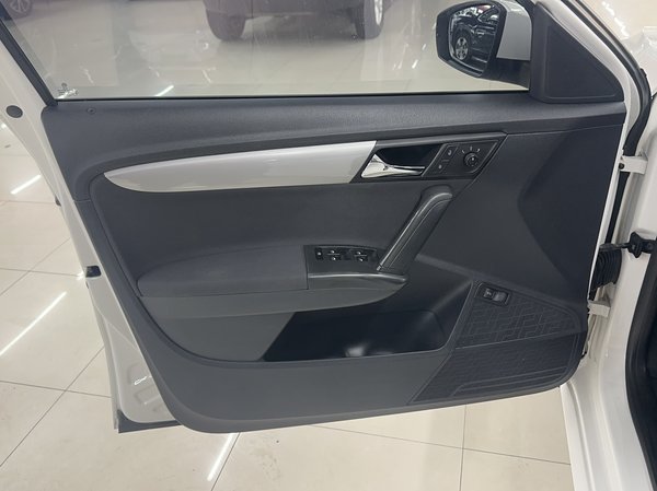 Volkswagen Lavida 2013, 160500 км, за 6409 USD - фото 24