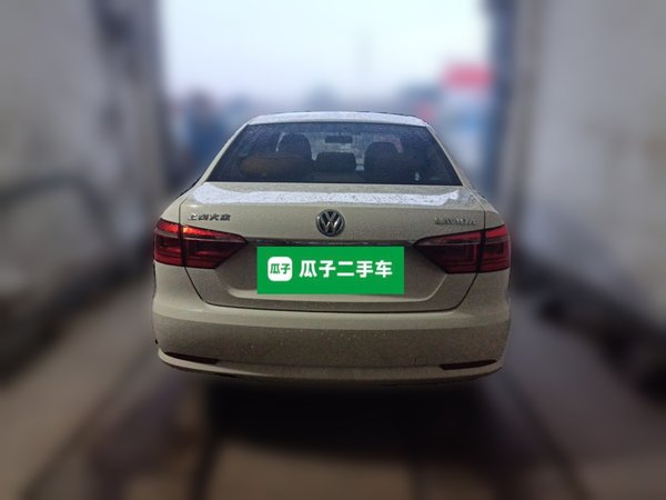 Volkswagen Lavida 2013, 33300 км, за 4022 USD