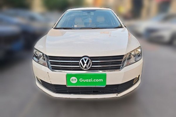 Volkswagen Lavida 2013, 96700 км, за 6404 USD