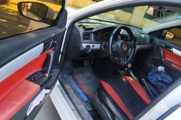 Volkswagen Lavida 2014, 123600 км, за 5933 USD - фото 19