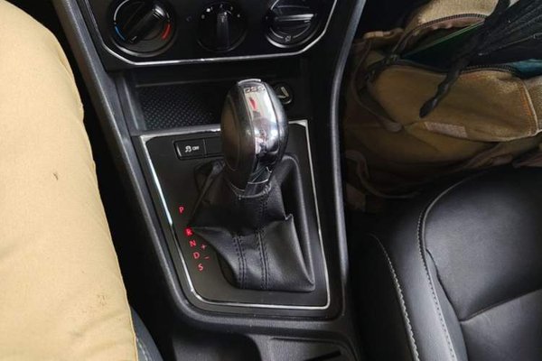 Volkswagen Lavida 2015, 131400 км, за 6329 USD - фото 17