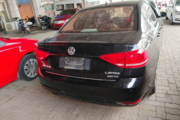 Volkswagen Lavida 2015, 131400 км, за 6329 USD