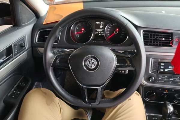 Volkswagen Lavida 2015, 131400 км, за 6329 USD - фото 14