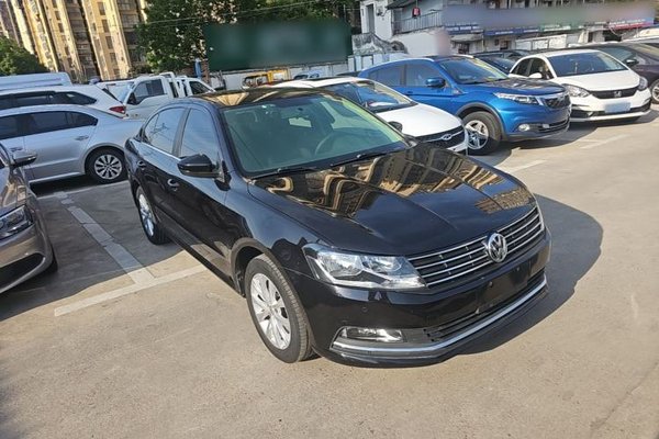 Volkswagen Lavida 2015, 108800 км, за 6464 USD