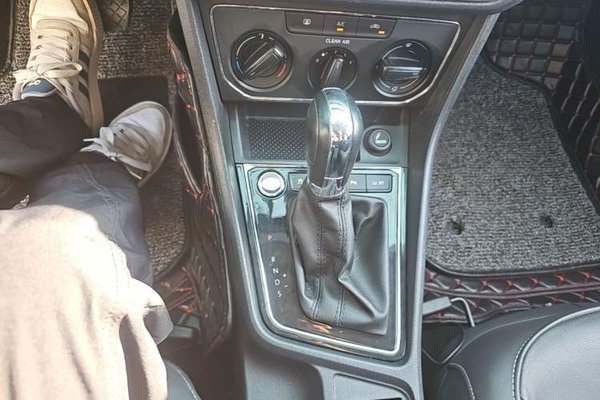 Volkswagen Lavida 2015, 108800 км, за 6464 USD - фото 22