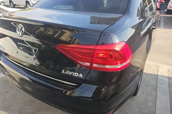 Volkswagen Lavida 2015, 108800 км, за 6464 USD - фото 7