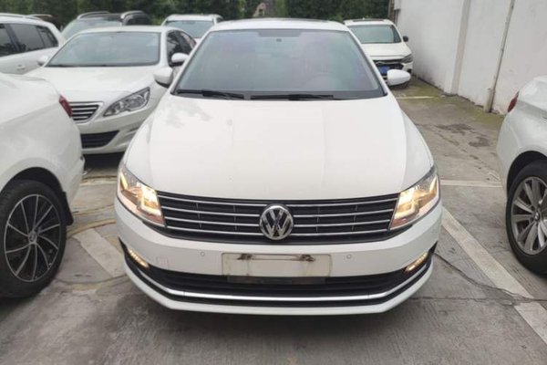 Volkswagen Lavida 2017, 83900 км, за 8013 USD