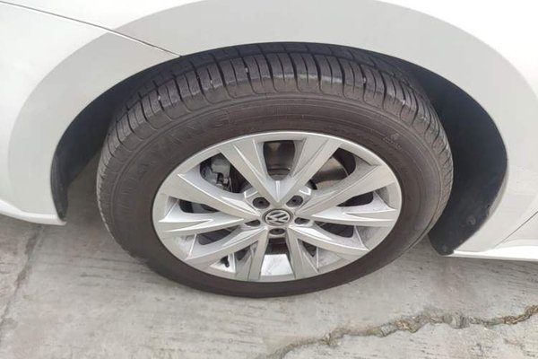 Volkswagen Lavida 2017, 83900 км, за 8013 USD - фото 8