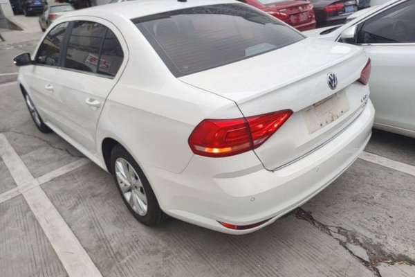 Volkswagen Lavida 2017, 83900 км, за 8013 USD