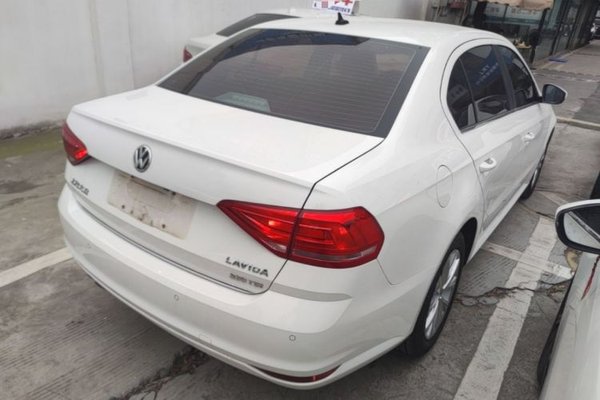 Volkswagen Lavida 2017, 83900 км, за 8013 USD - фото 6