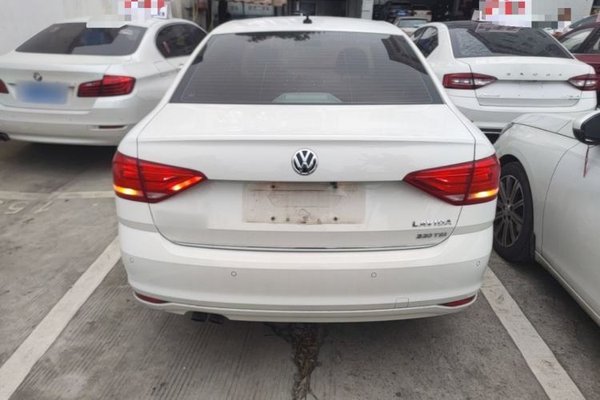 Volkswagen Lavida 2017, 83900 км, за 8013 USD