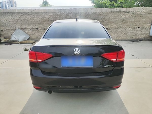 Volkswagen Lavida 2017, 87300 км, за 5869 USD