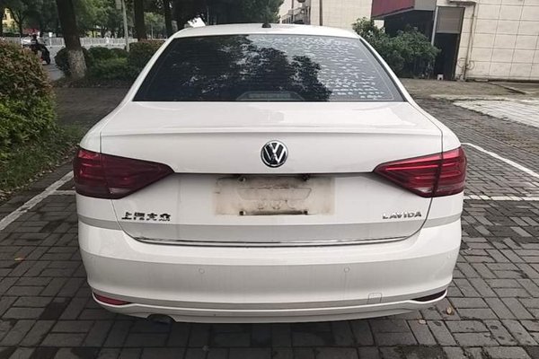 Volkswagen Lavida 2017, 131100 км, за 7365 USD