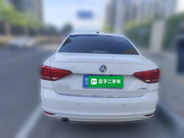 Volkswagen Lavida 2017, 55100 км, за 6288 USD
