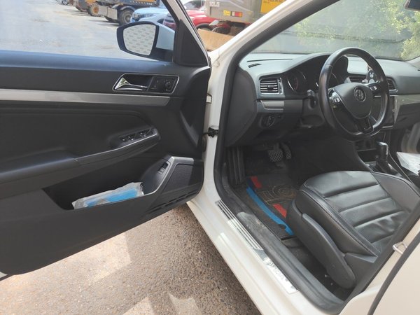 Volkswagen Lavida 2017, 62200 км, за 7165 USD - фото 13