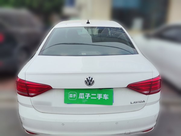 Volkswagen Lavida 2017, 66500 км, за 6229 USD