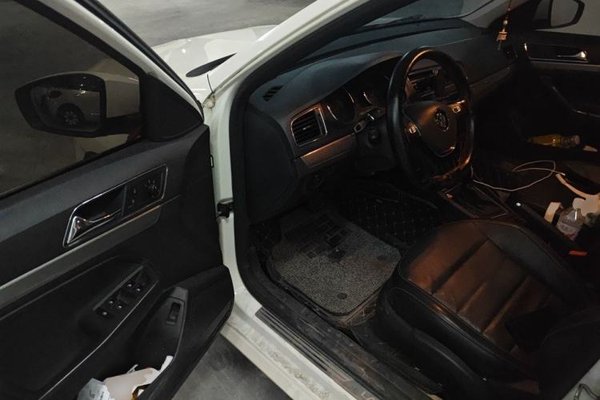 Volkswagen Lavida 2017, 72800 км, за 5929 USD