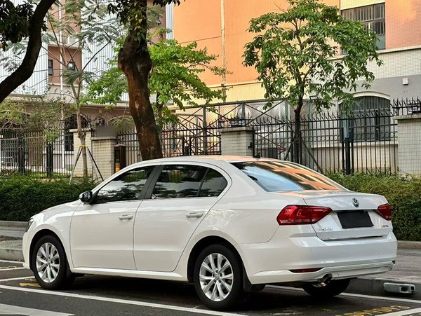 Volkswagen Lavida 2017, 93900 км, за 7798 USD