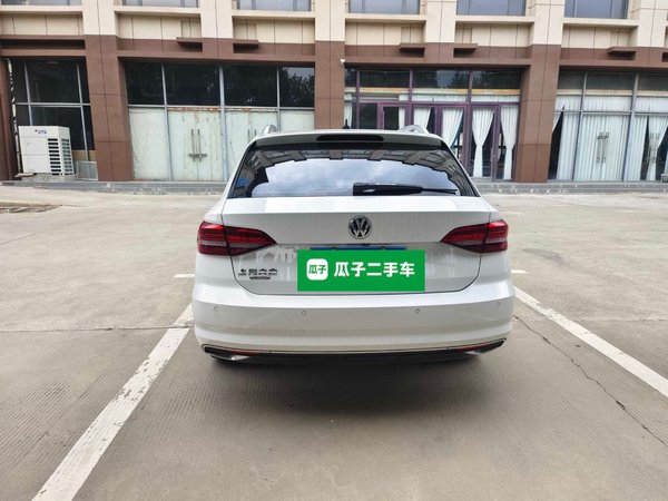 Volkswagen Lavida 2018, 110000 км, за 8872 USD