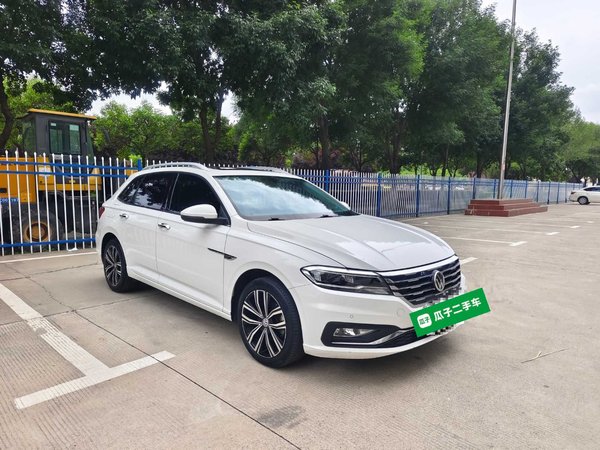 Volkswagen Lavida 2018, 110000 км, за 8872 USD