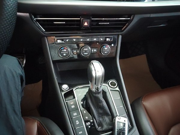 Volkswagen Lavida 2018, 110000 км, за 8872 USD - фото 17