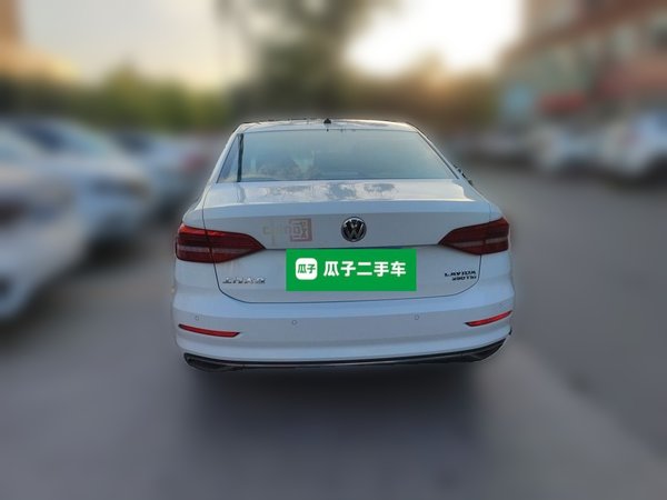 Volkswagen Lavida 2018, 72800 км, за 8145 USD