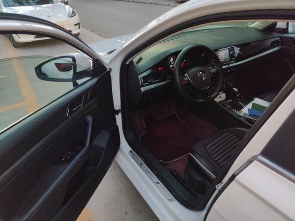 Volkswagen Lavida 2018, 72800 км, за 8145 USD - фото 17