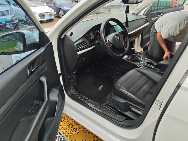 Volkswagen Lavida 2018, 108300 км, за 6814 USD - фото 17