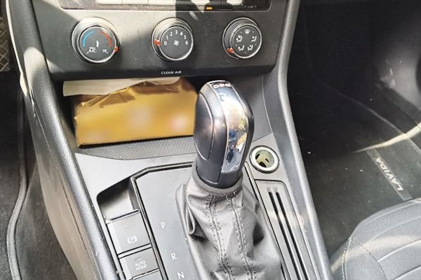Volkswagen Lavida 2019, 78000 км, за 11600 USD - фото 13