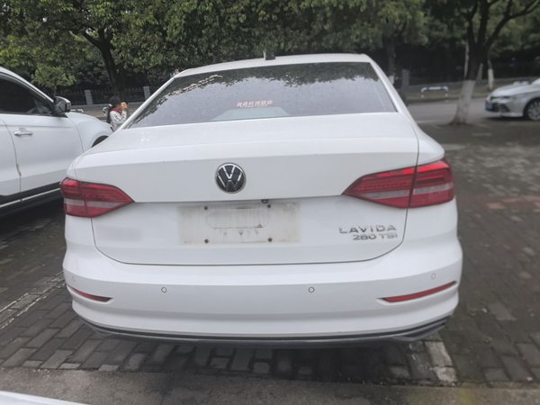 Volkswagen Lavida 2019, 69800 км, за 10272 USD