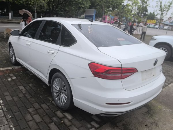 Volkswagen Lavida 2019, 69800 км, за 10272 USD