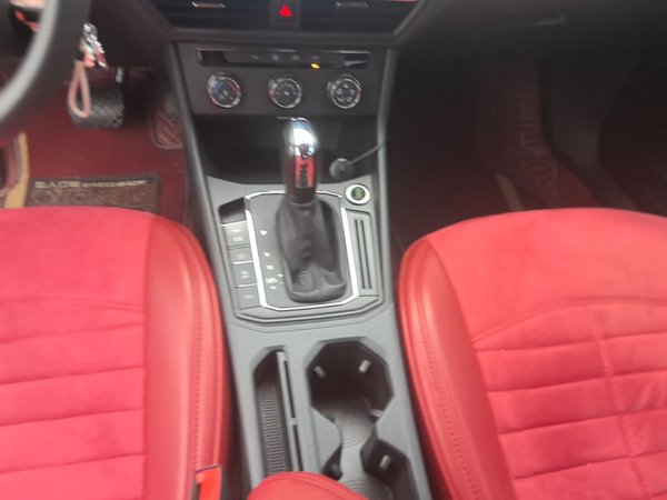 Volkswagen Lavida 2019, 69800 км, за 10272 USD - фото 17