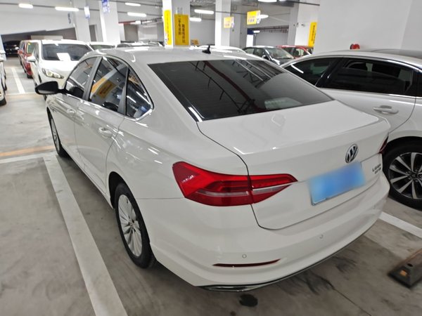 Volkswagen Lavida 2019, 74100 км, за 9425 USD