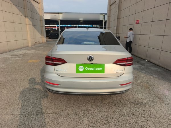 Volkswagen Lavida 2019, 68600 км, за 9736 USD
