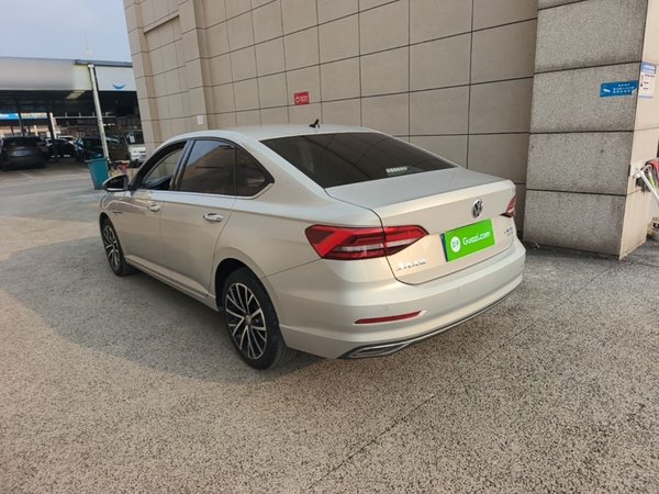 Volkswagen Lavida 2019, 68600 км, за 9736 USD