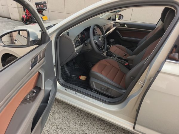 Volkswagen Lavida 2019, 68600 км, за 9736 USD - фото 19