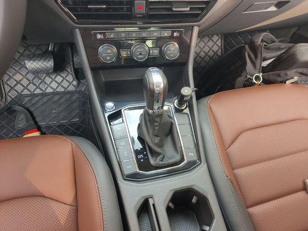 Volkswagen Lavida 2019, 68600 км, за 9736 USD - фото 17