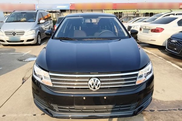 Volkswagen Lavida 2019, 30400 км, за 9112 USD
