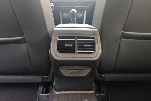 Volkswagen Lavida 2019, 69900 км, за 7988 USD - фото 13