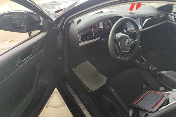 Volkswagen Lavida 2019, 75000 км, за 8584 USD - фото 18